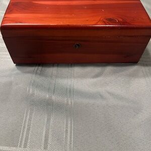 Lane Cedar Cheat Jewelry Box Nebraska Furniture Mart EUC